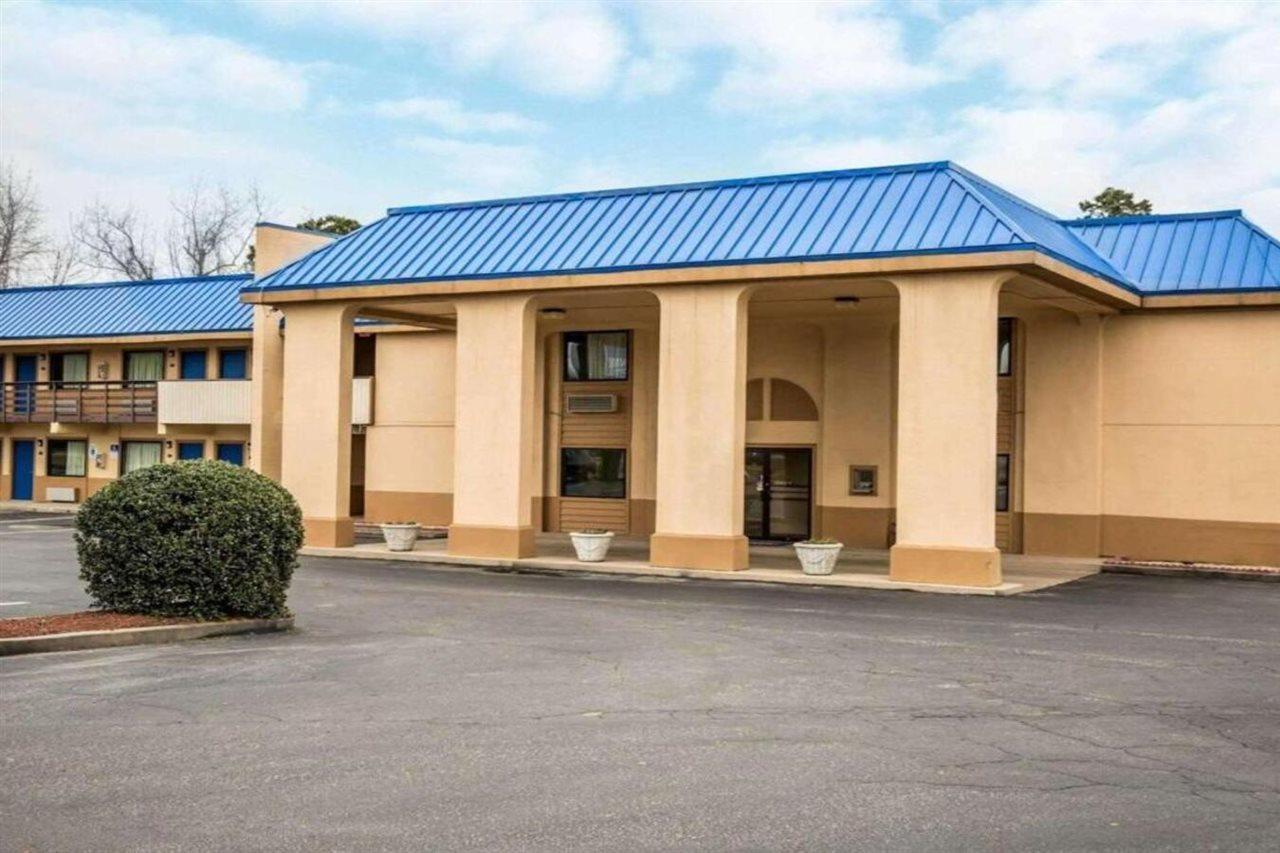 Rodeway Inn & Suites Plymouth Hwy 64 Экстерьер фото
