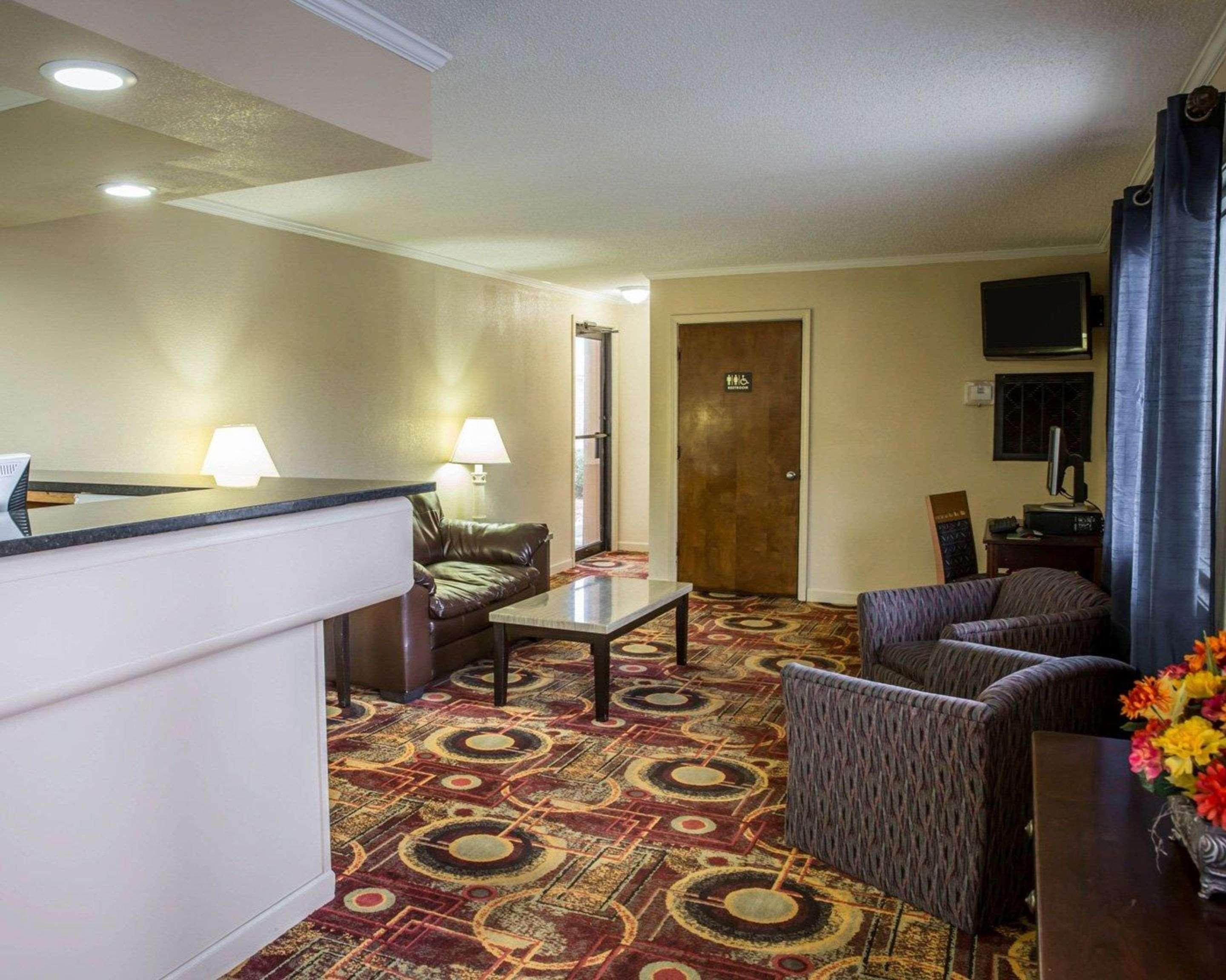 Rodeway Inn & Suites Plymouth Hwy 64 Экстерьер фото