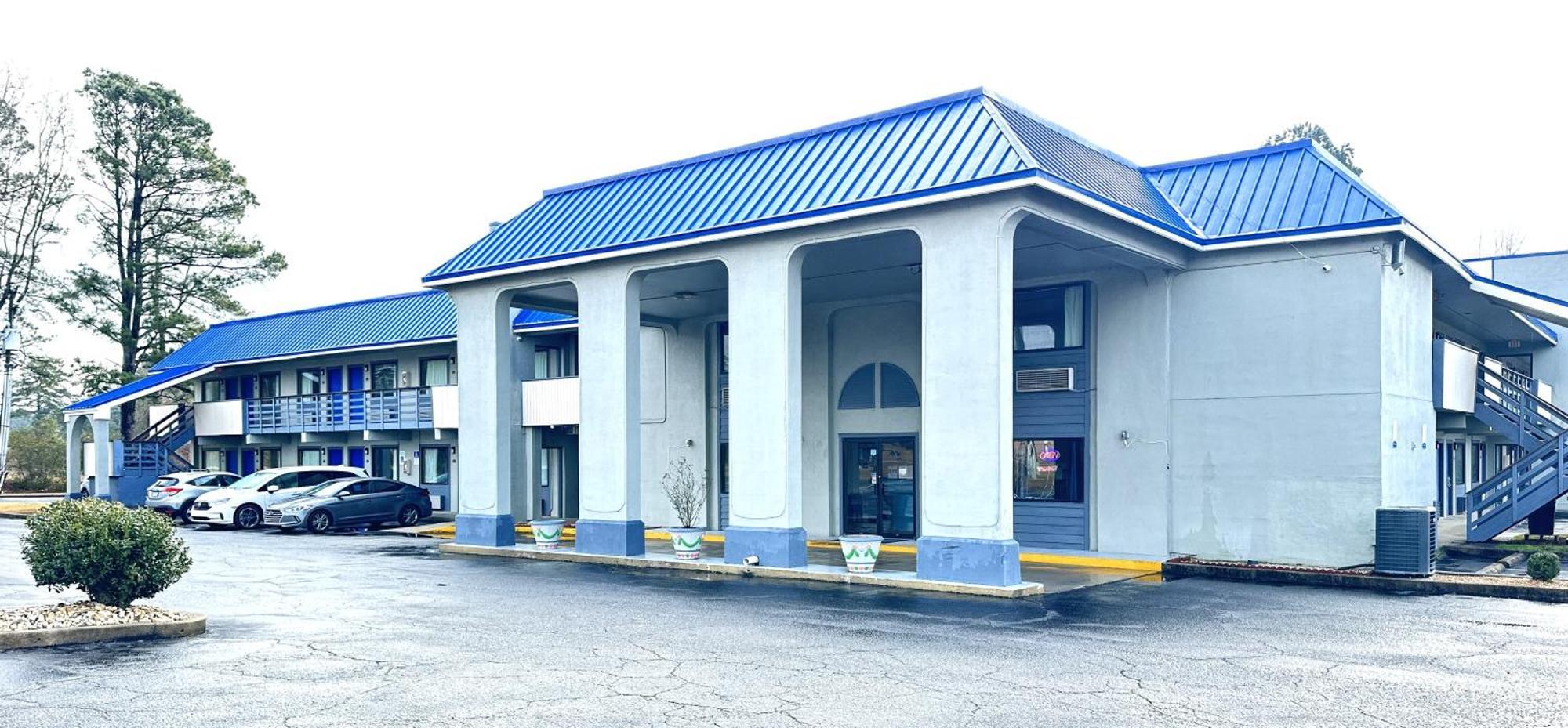 Rodeway Inn & Suites Plymouth Hwy 64 Экстерьер фото