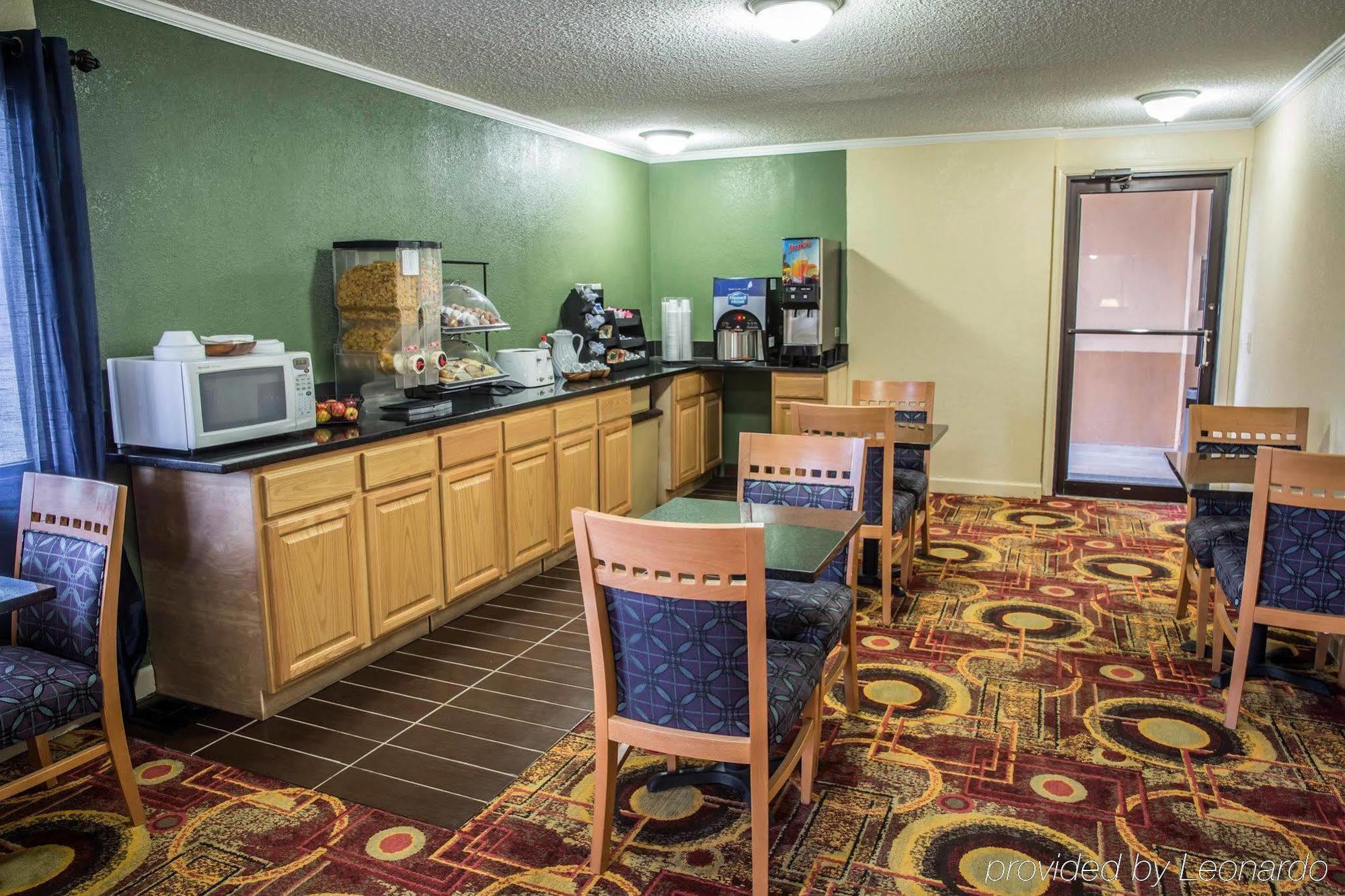 Rodeway Inn & Suites Plymouth Hwy 64 Экстерьер фото